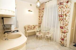 Апартаменты Luxury Apartments in Odessa City Center Одесса Апартаменты с 2 спальнями-1